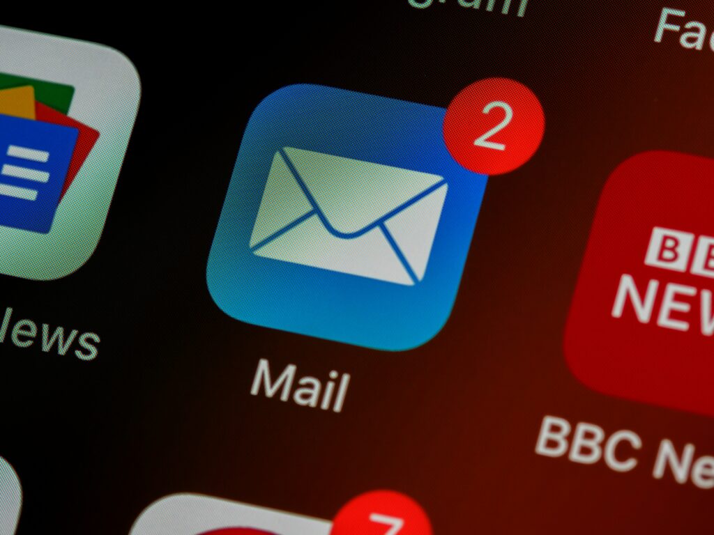 An email icon showing that there are 2 emails in the inbox.
